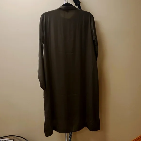 Small Button Up Dress - Picture 3 of 4